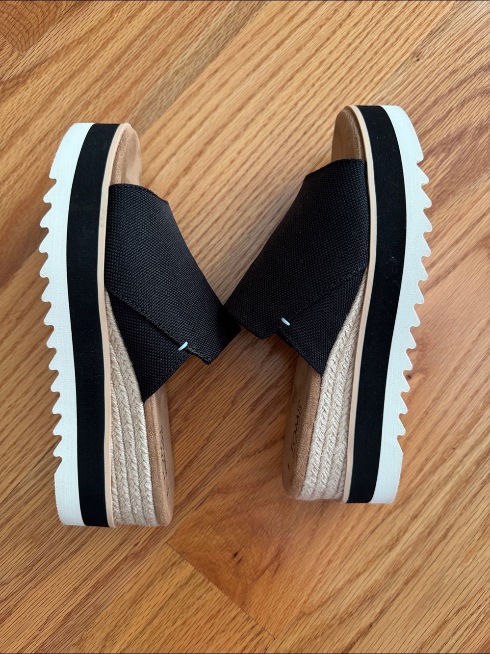 TOMS Like New Black Open-Toe Slide Mules - Picture 5 of 5